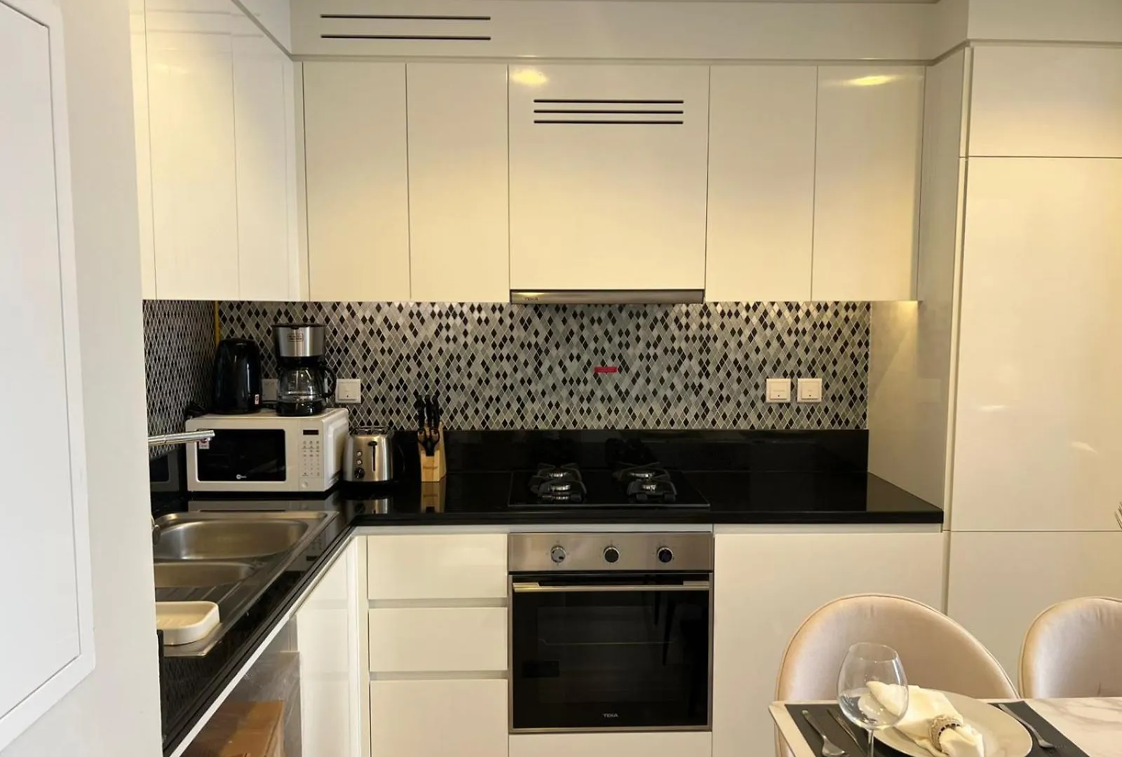 Apartment Elegant 2Br - Aykon City - 4312 Dubai