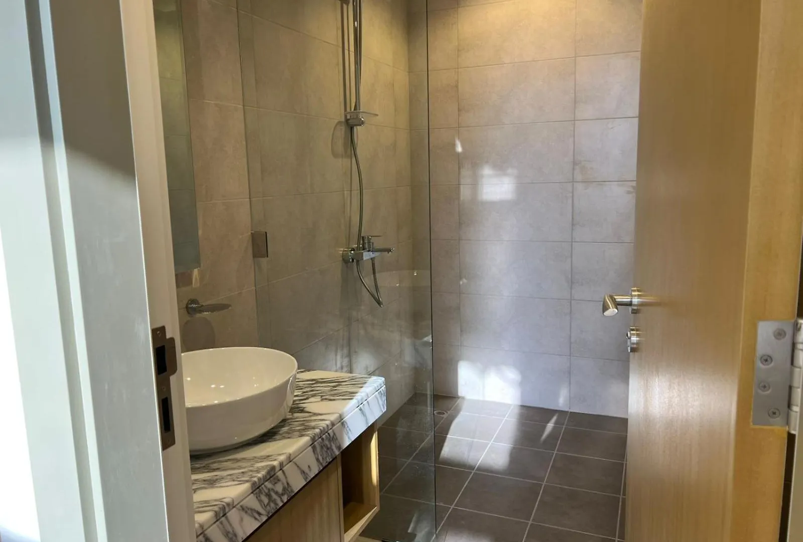 Apartment Elegant 2Br - Aykon City - 4312 Dubai